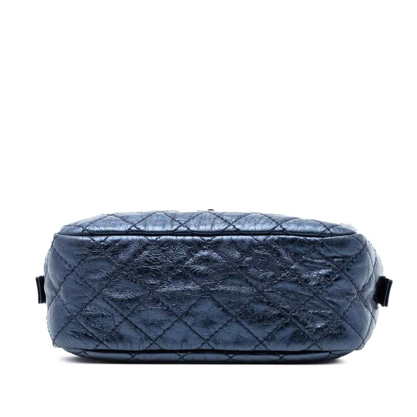 Chanel Small Metallic Quilted Aged Calfskin Reissue Camera Bag Blue Leather Very good condition - Inside View