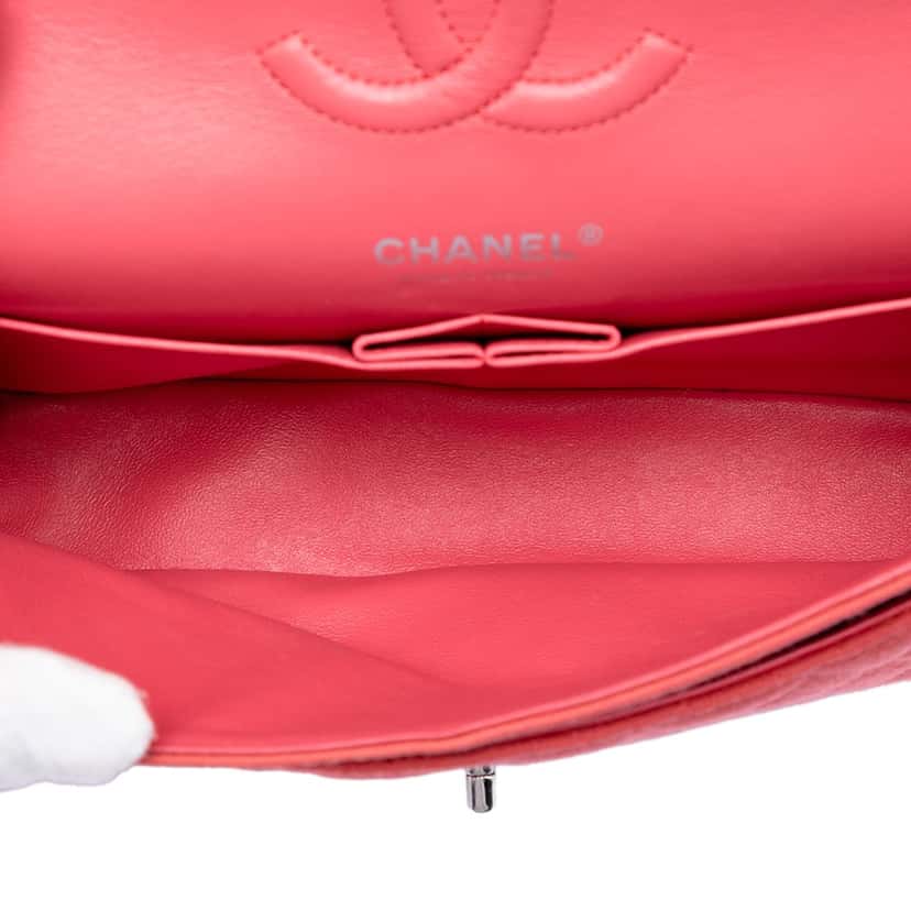 Chanel Medium Classic Jersey Double Flap Pink Very good condition - Model View
