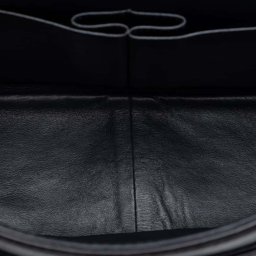 Chanel Quilted Aged Calfskin Reissue 2.55 Double Flap 227 Black Leather Very good condition - Model View