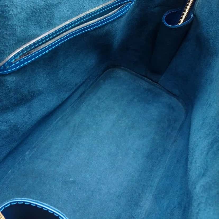 Louis Vuitton Epi Alma PM Blue Leather Very good condition - Model View