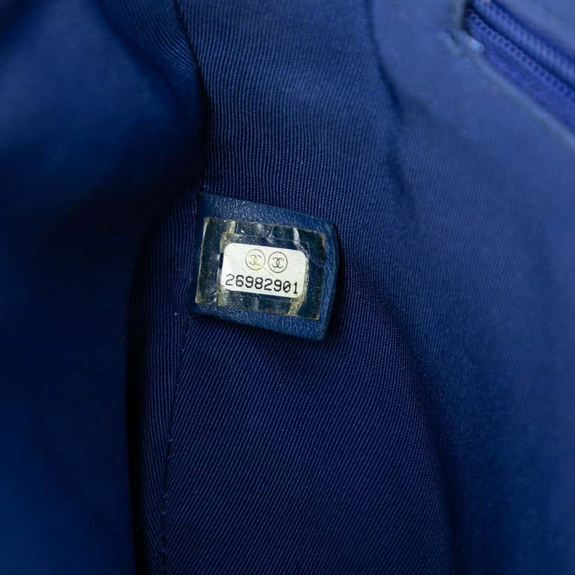 Chanel CC Chevron Lambskin Top Zip Belt Bag Blue Leather Very good condition - Box View