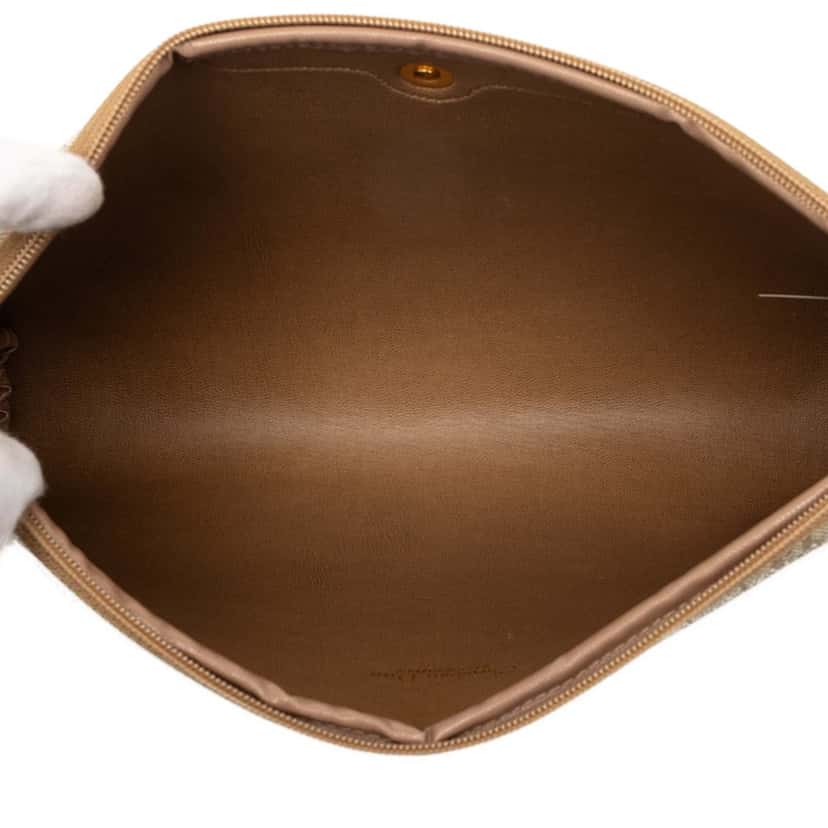 Dior Honeycomb Coated Canvas Clutch Beige Very good condition - Model View