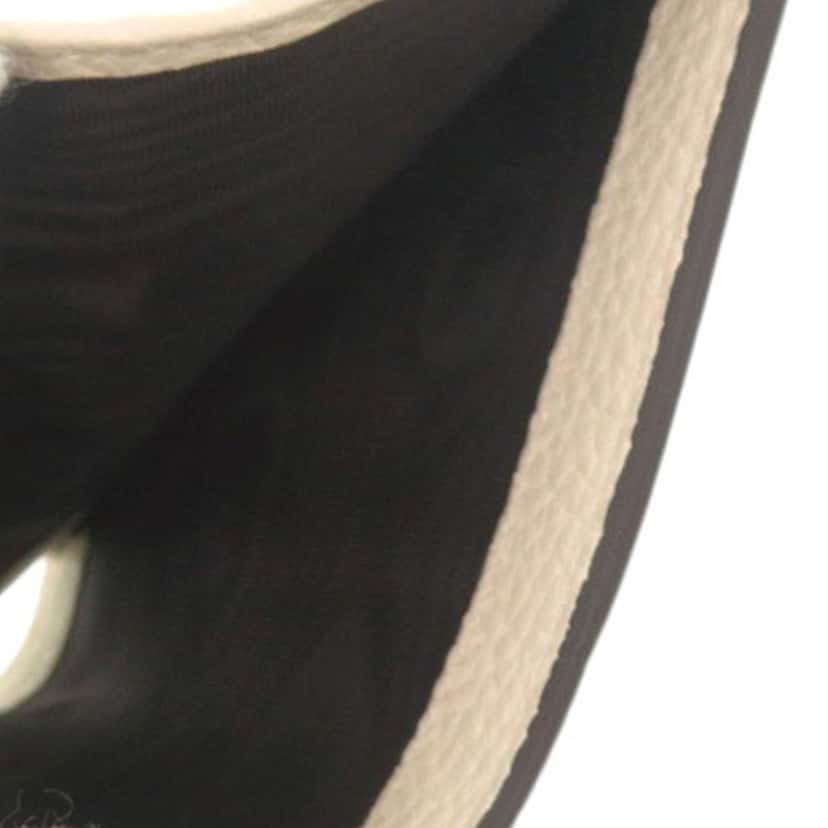 Gucci Calfskin Blind for Love Compact Wallet White Leather Very good condition - Inside View