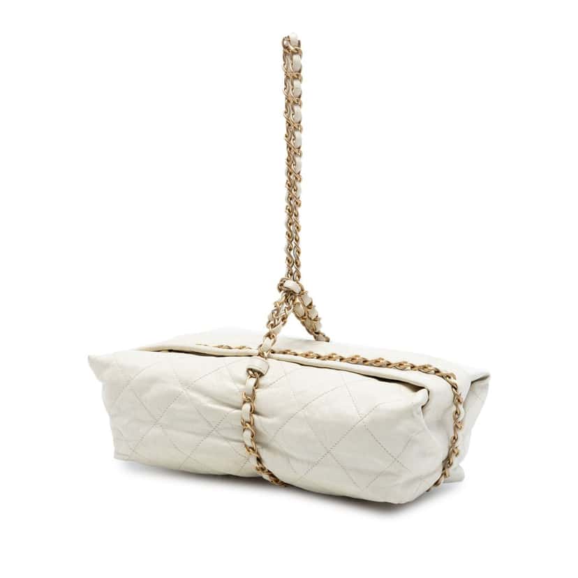 Chanel Quilted Calfskin Midnight Swim Baluchon Bag White Leather Very good condition - Back View