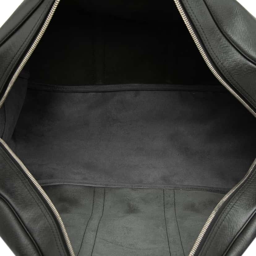Louis Vuitton Taiga Kendall GM Black Leather Very good condition - Model View