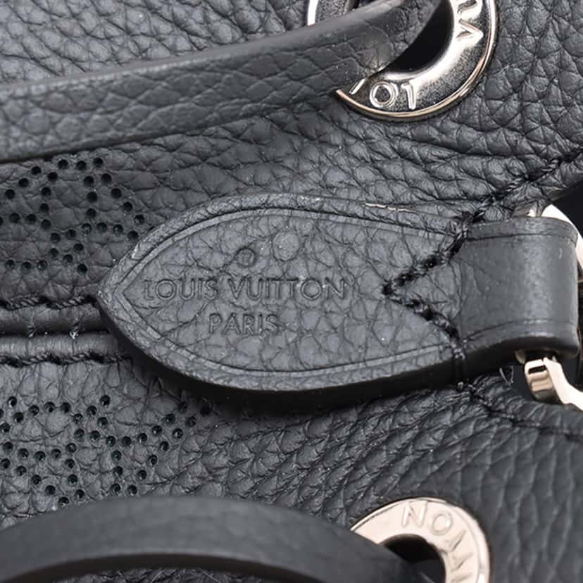 Louis Vuitton Monogram Mahina Bella Black Leather Very good condition - Box View