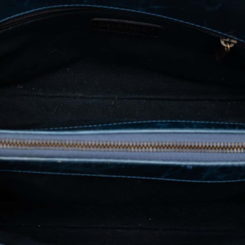 Chanel Quilted Aged Calfskin Reissue 2.55 Tote Blue Leather Very good condition - Model View