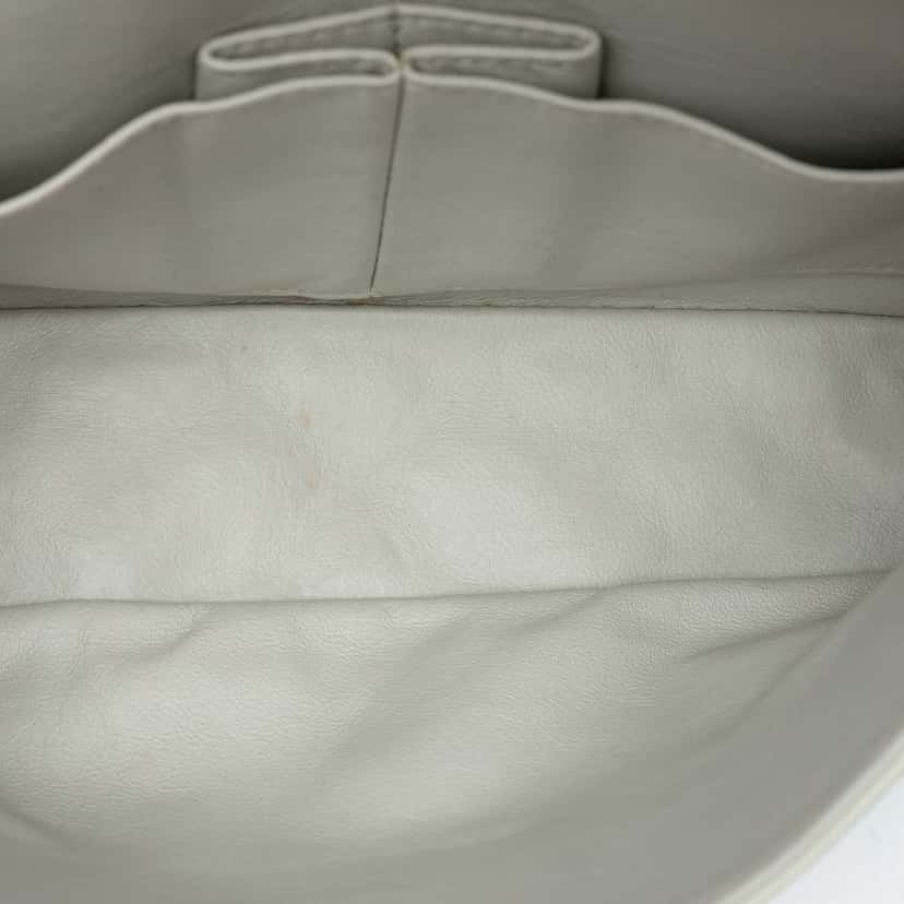 Chanel Medium Classic Caviar Double Flap White Leather Very good condition - Model View