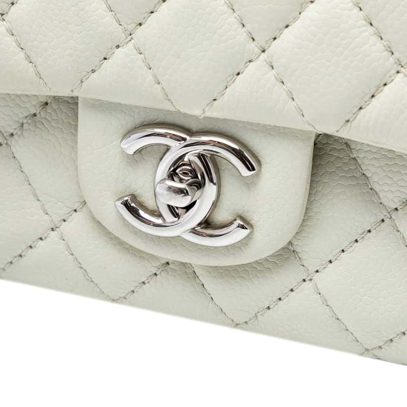Chanel Medium Classic Caviar Double Flap White Leather Very good condition - Box View