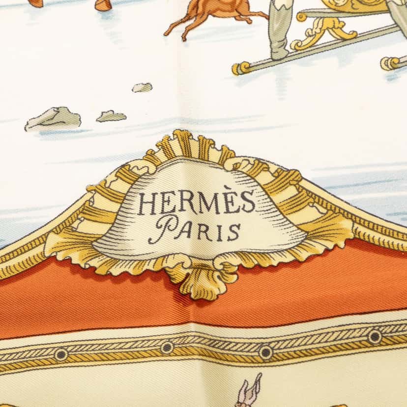 Hermès Les Plaisirs du Froid Silk Scarf 90 Orange Very good condition - Inside View