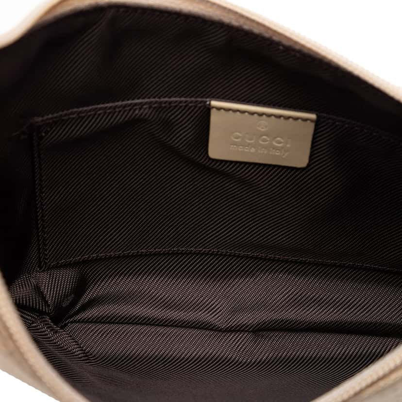 Gucci GG Canvas Shoulder Bag Beige Very good condition - Model View