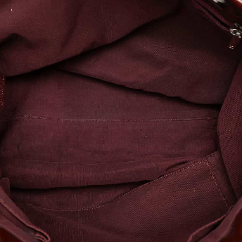 Chanel Large Patent Chic and Glitter Ligne Tote Red Leather Very good condition - Model View