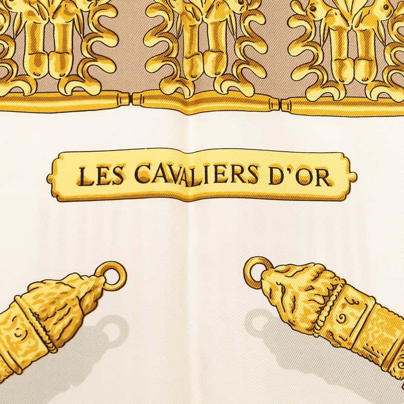 Hermès Les Cavaliers d Or Silk Scarf 90 White Very good condition - Model View