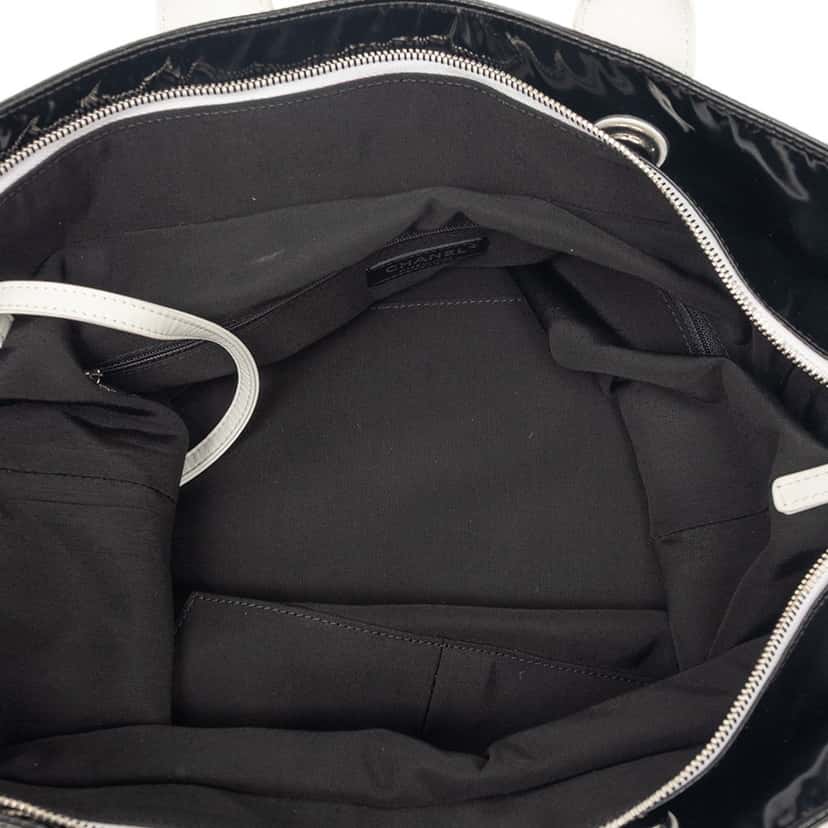 Chanel Coated Canvas La Pausa Bay Shopping Satchel Black Very good condition - Model View