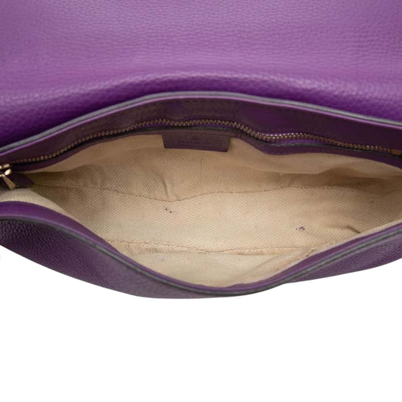 Gucci Medium Calfskin Soho Chain Flap Crossbody Purple Leather Very good condition - Model View