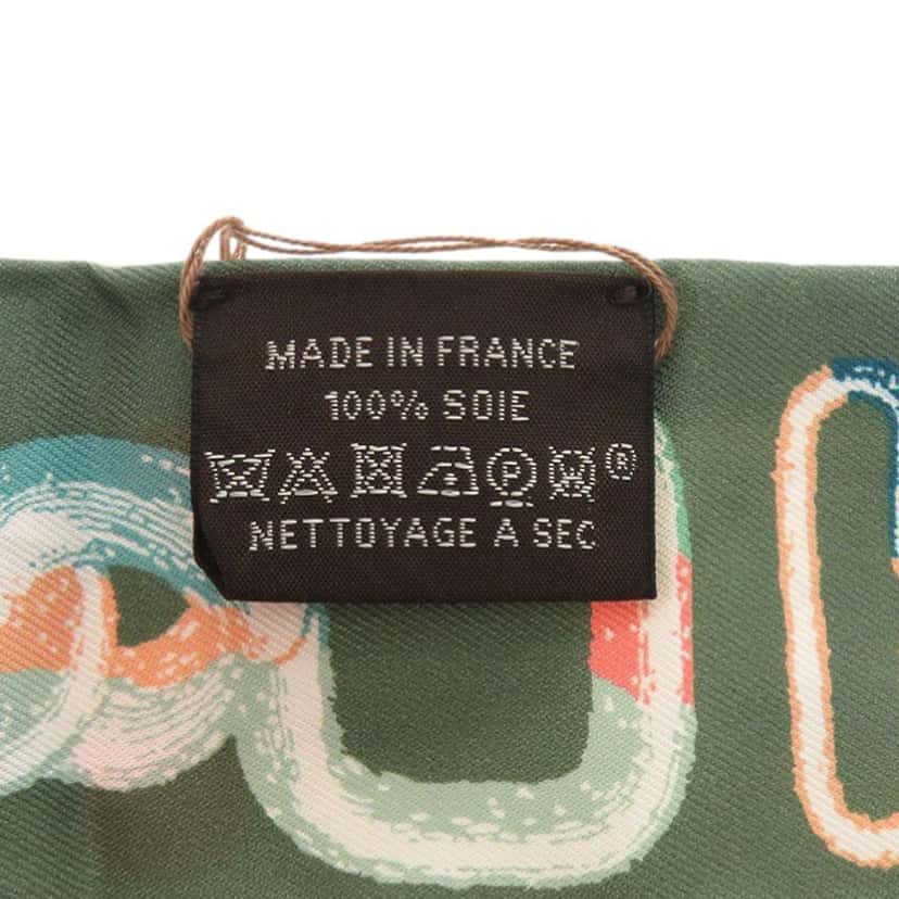 Hermès Inventaire Poetique de Brides a Bloc Silk Twilly Scarf Green Very good condition - Back View