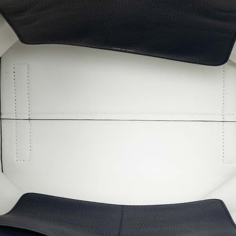 Burberry Large Bicolor Leather Belt Bag Blue Leather Very good condition - Model View