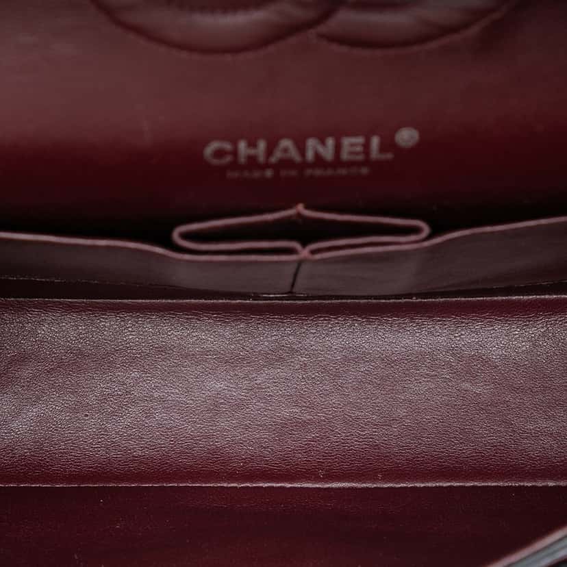 Chanel Medium Classic Lambskin Double Flap Black Leather Very good condition - Model View
