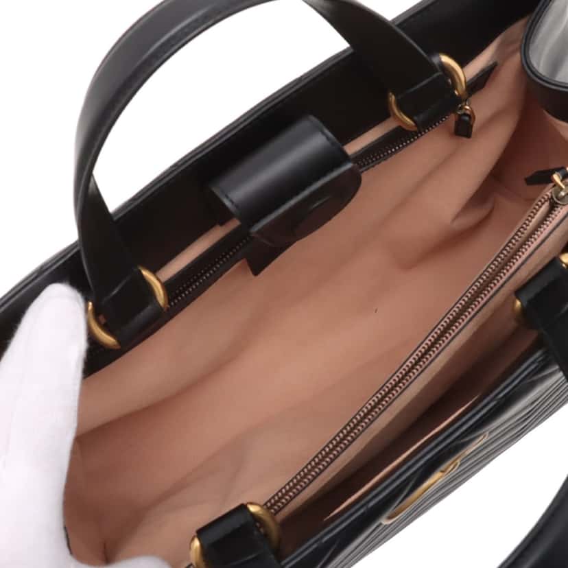 Gucci Medium GG Marmont Matelasse Calfskin Satchel Black Leather Very good condition - Model View