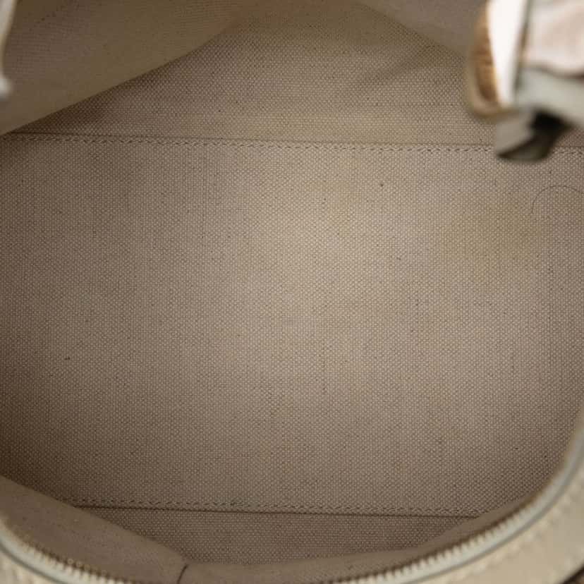 Gucci Medium GG Canvas Lovely Shoulder Bag Beige Very good condition - Model View