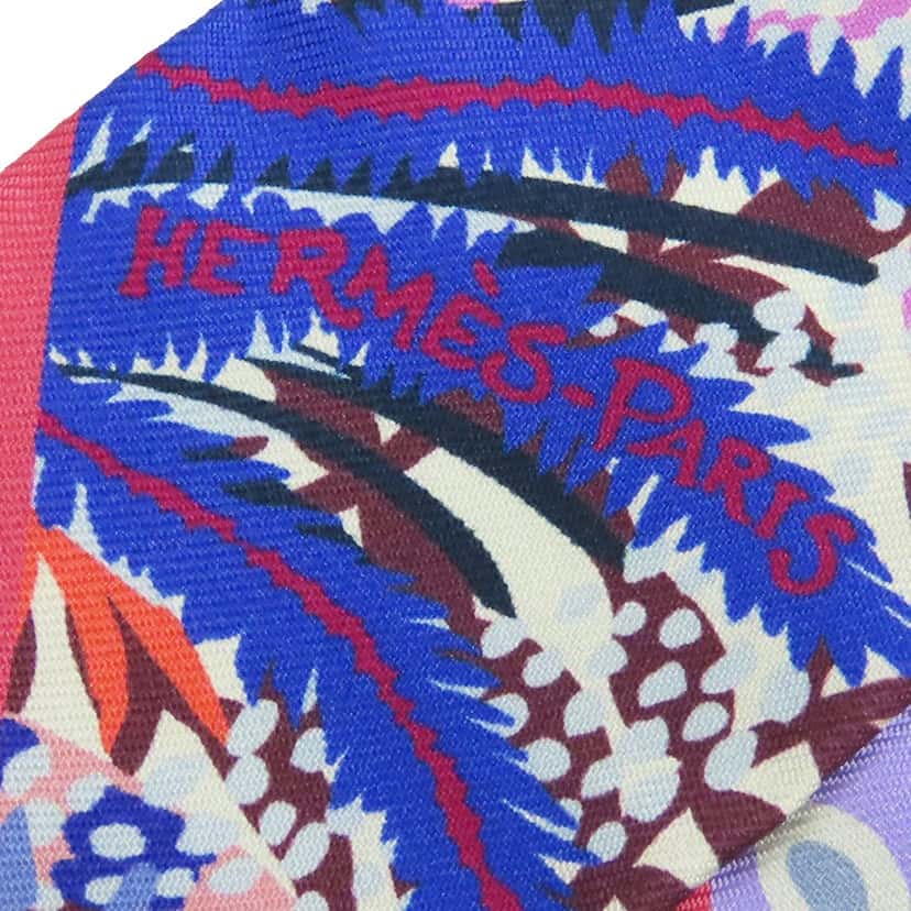 Hermès Under the Waves Twilly Silk Scarf Purple Very good condition - Model View