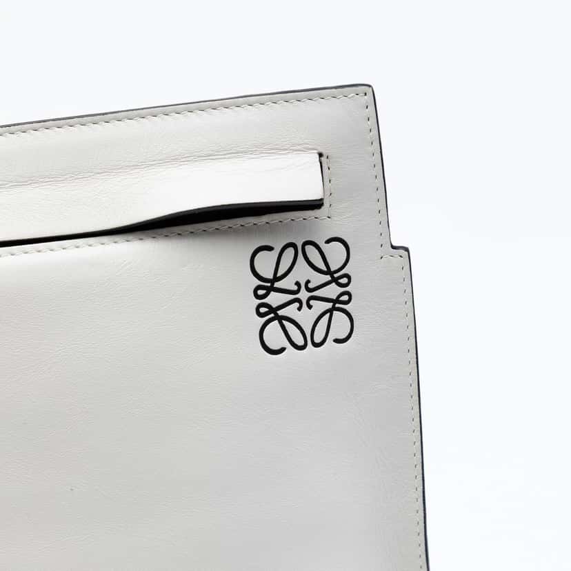 Loewe Leather Anagram T Pouch White Leather Very good condition - Box View