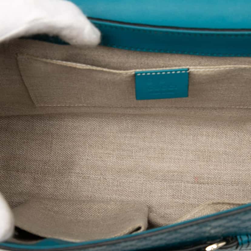 Gucci Medium Microguccissima Emily Shoulder Bag Blue Leather Very good condition - Model View