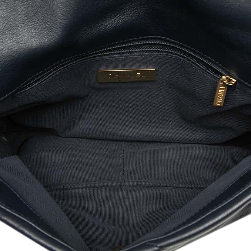 Chanel Medium Lambskin 19 Flap Blue Leather Very good condition - Model View