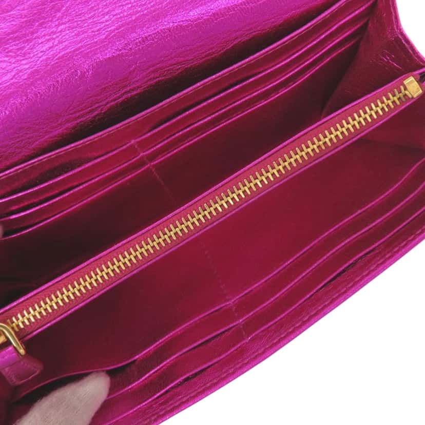Miu Miu Metallic Leather Long Wallet Pink Leather Very good condition - Model View