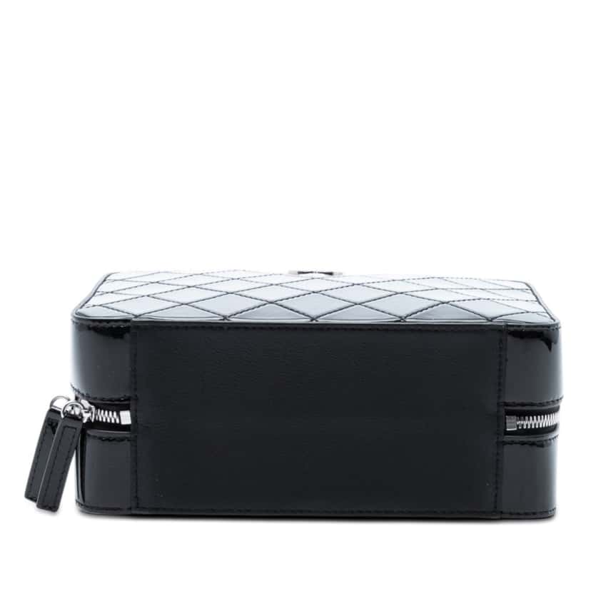 Chanel CC Quilted Patent Travel Kit Vanity Case Black Leather Very good condition - Inside View