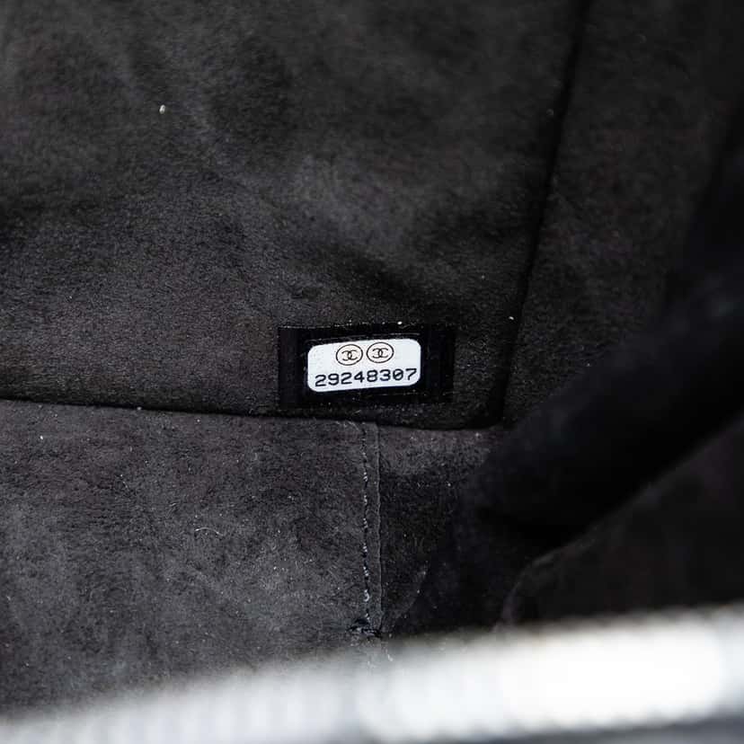 Chanel CC Quilted Patent Travel Kit Vanity Case Black Leather Very good condition - Box View