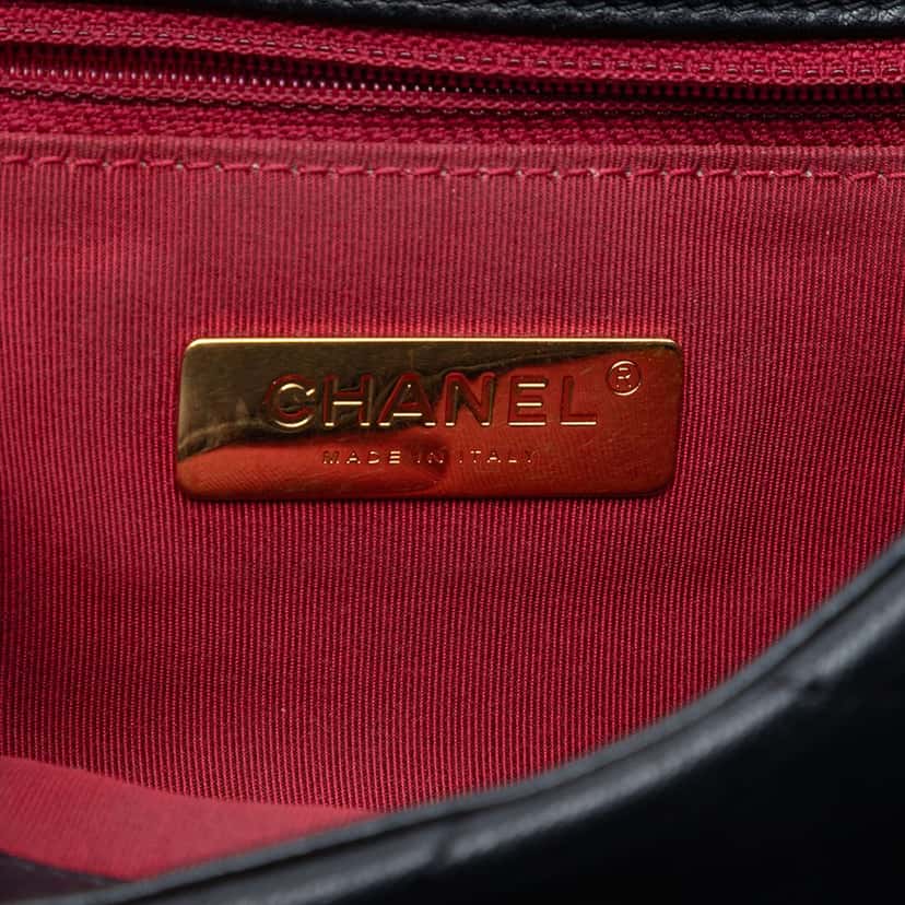 Chanel Medium Lambskin 19 Flap Black Leather Very good condition - Box View