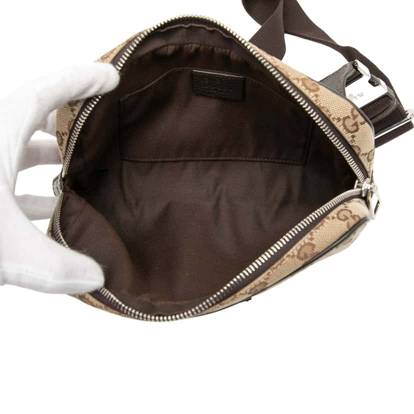 Gucci GG Canvas Belt Bag Beige Very good condition - Model View