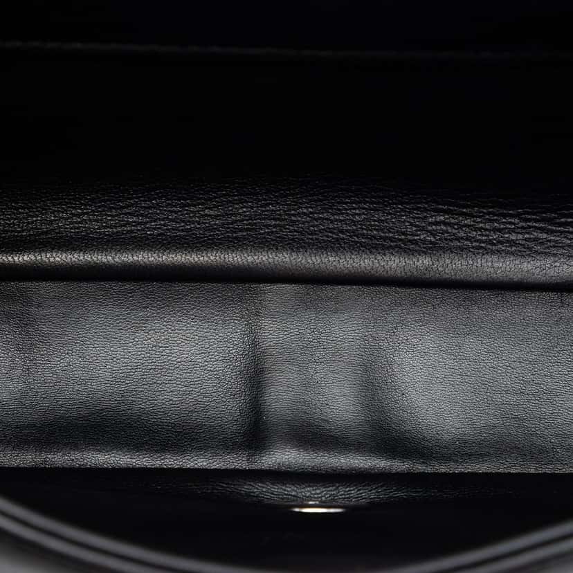 Chanel Shearling and Lambskin Patchwork No 5 Pop Art Flap Black Very good condition - Model View