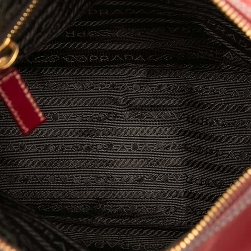 Prada Tessuto Shoulder Bag Red Very good condition - Model View