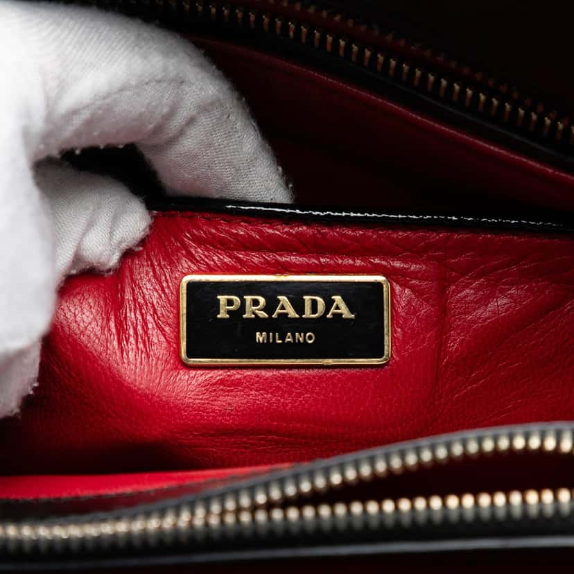 Prada Saffiano Vernice Top Handle Bag Black Leather Very good condition - Box View