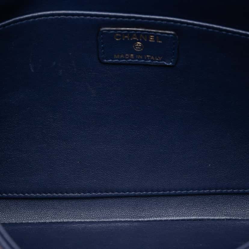 Chanel Large Bicolor Lambskin Envelope Clutch Red Leather Very good condition - Model View