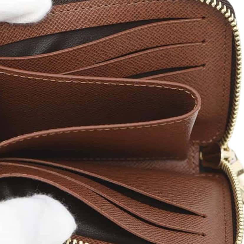 Louis Vuitton Monogram Noa Compact Wallet Brown Very good condition - Model View