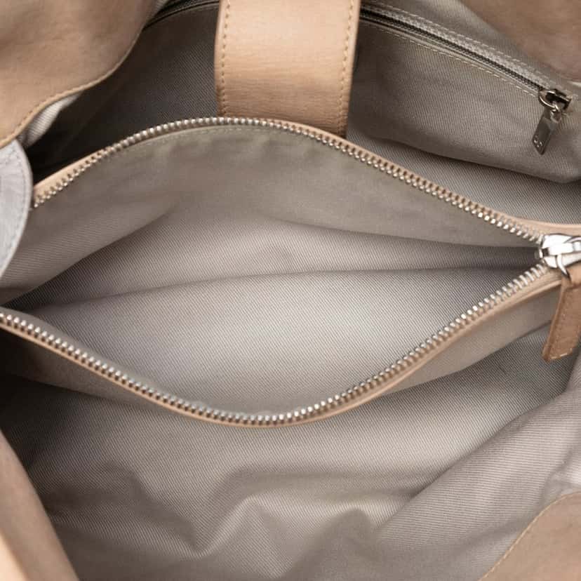 Chanel Small Iridescent Calfskin Sea Hit Tote Beige Leather Very good condition - Model View