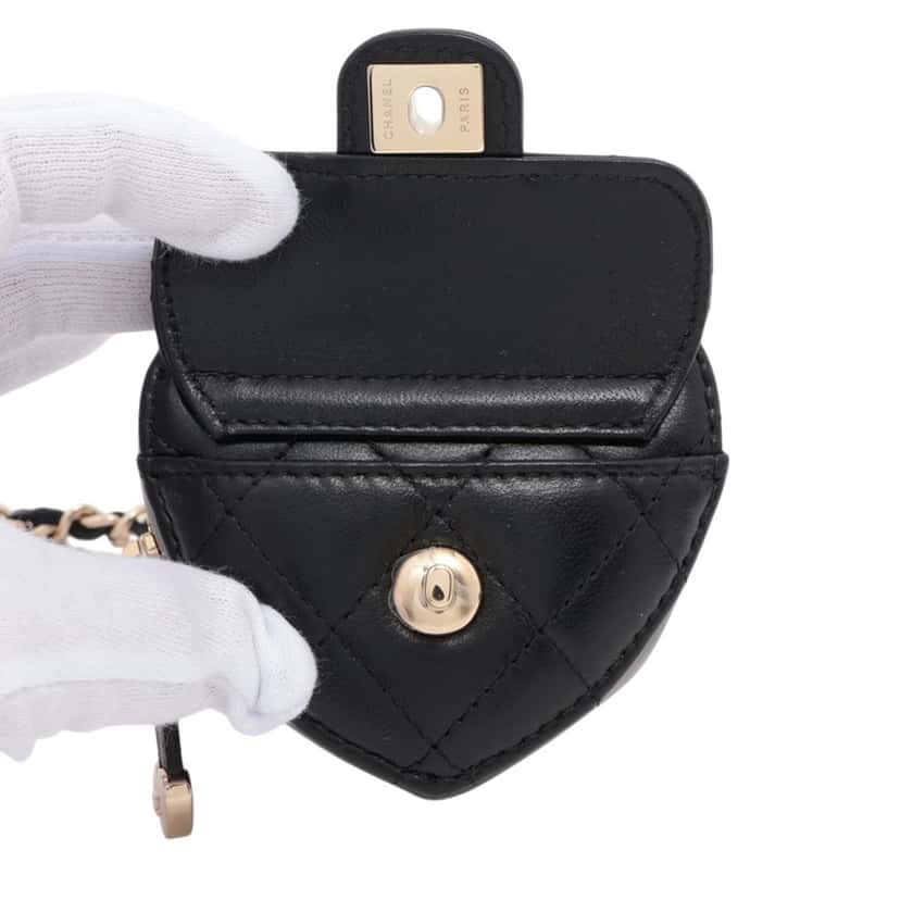 Chanel Mini Lambskin CC in Love Heart Key Chain and Bag Charm Black Leather Very good condition - Inside View