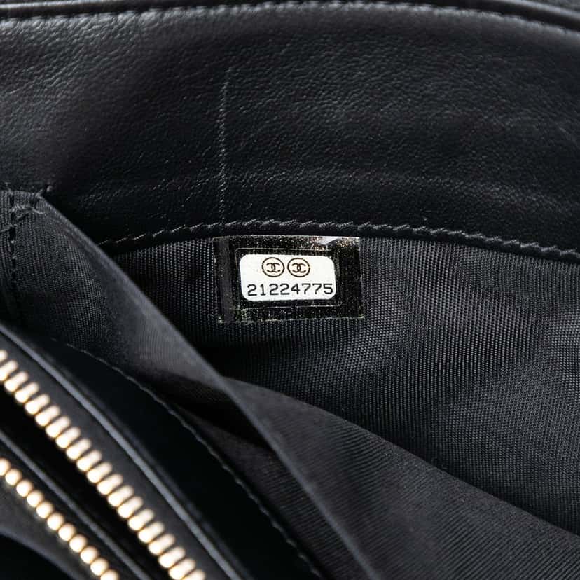 Chanel Quilted Lambskin Boy Zip Clutch Black Leather Very good condition - Box View