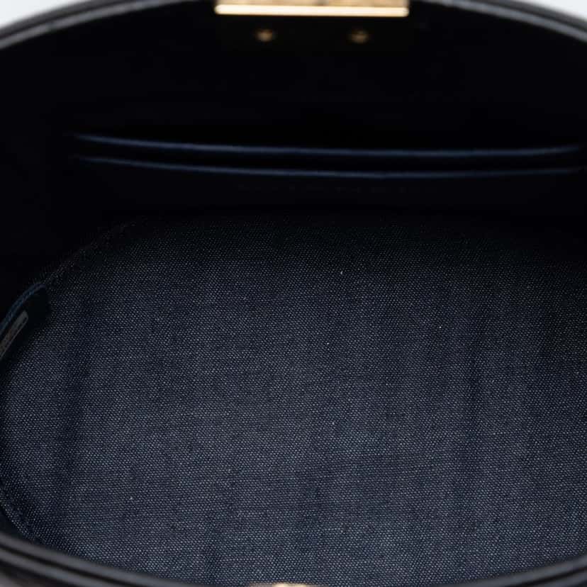 Chanel CC Lambskin Elegant Chain Vanity Case Black Leather Very good condition - Model View