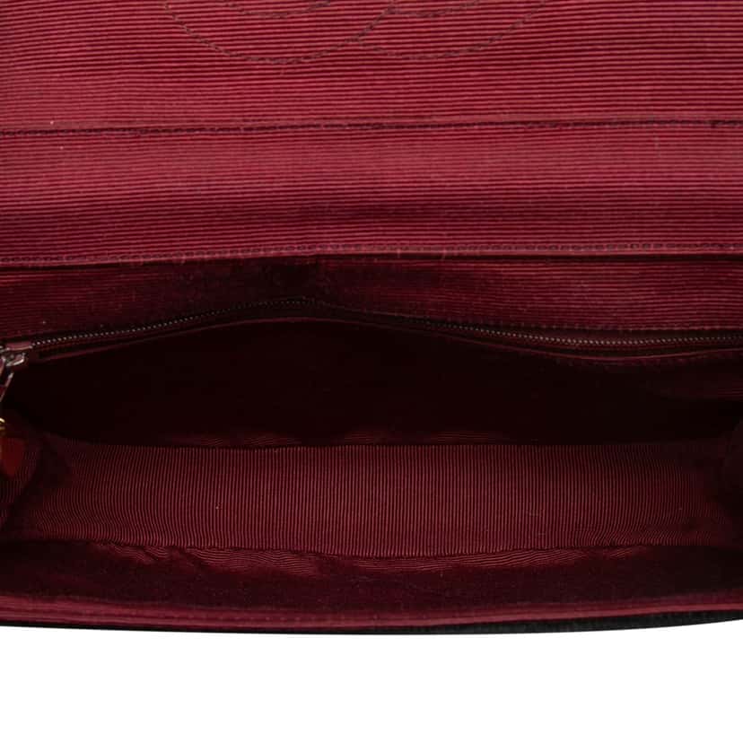 Chanel CC Quilted Velvet Half Moon Flap Black Very good condition - Model View