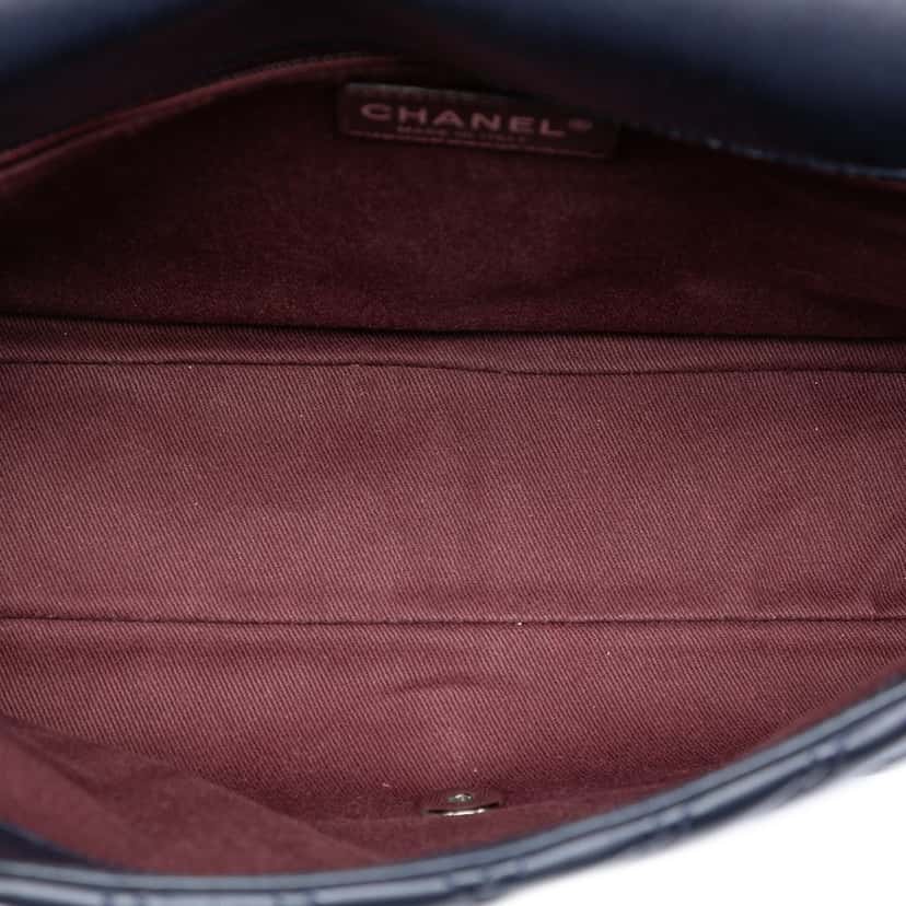 Chanel Jumbo Classic Chevron Lambskin Double Stitch Single Flap Blue Leather Very good condition - Model View