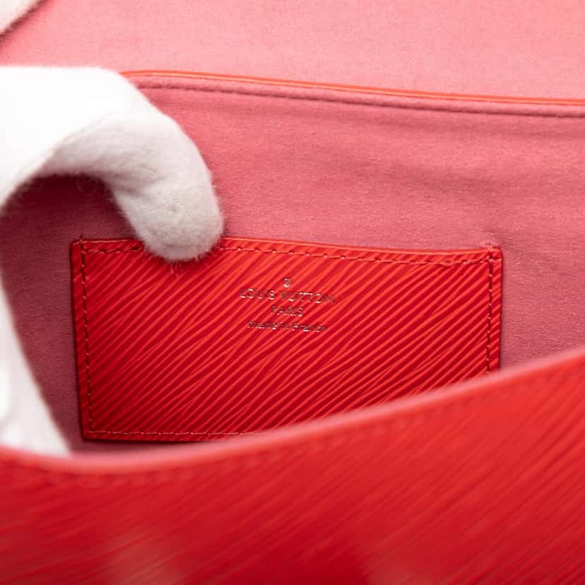 Louis Vuitton Epi Twist MM Red Leather Very good condition - Box View