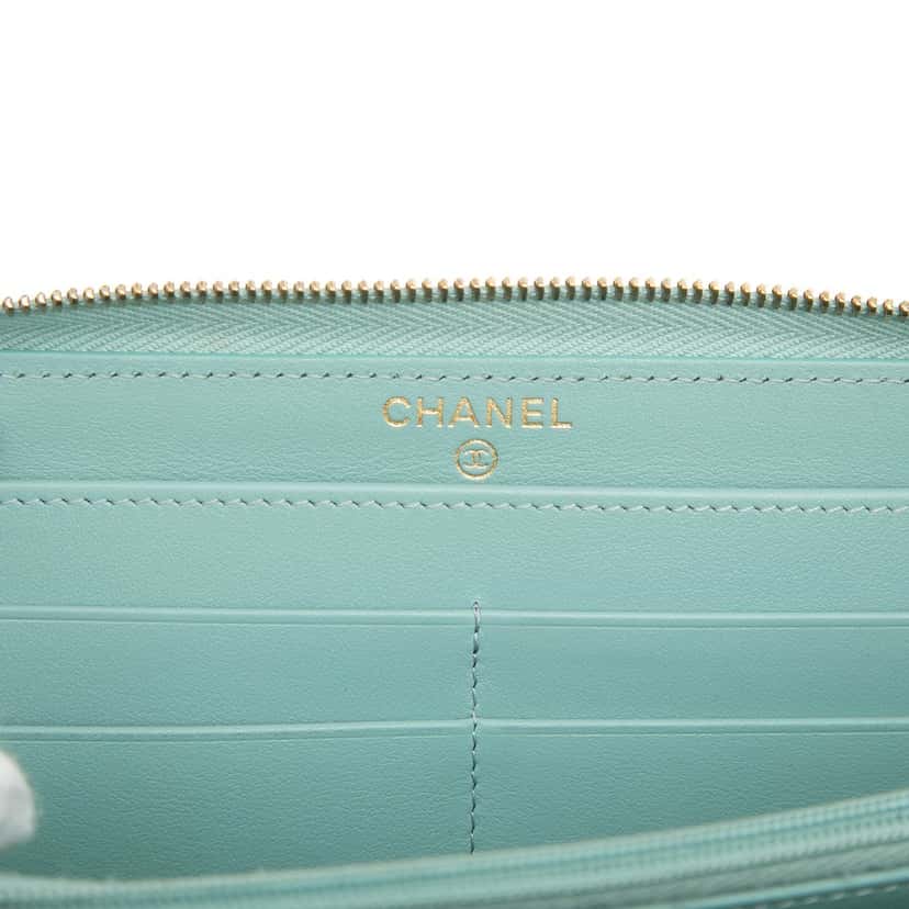Chanel Quilted Caviar Zip Around Long Wallet Blue Leather Very good condition - Box View