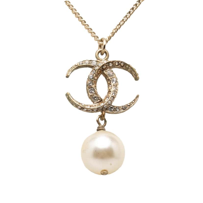 Chanel CC Gold Plated Strass Faux Pearl Drop Pendant Necklace Gold Metal Very good condition - Front View