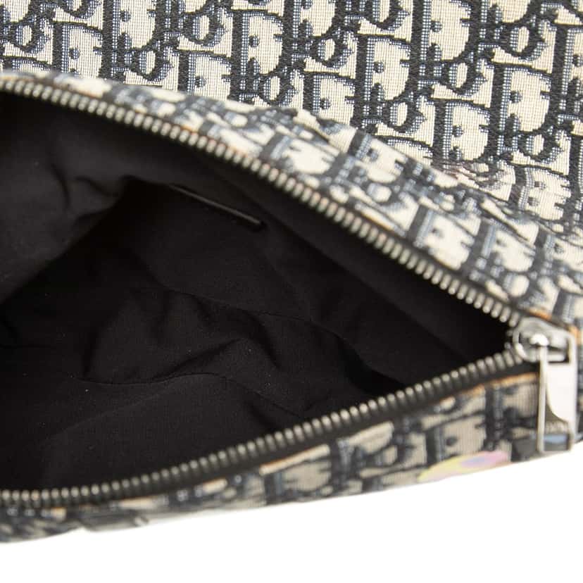 Dior Alex Foxton Oblique Canvas Saddle Crossbody Blue Very good condition - Model View