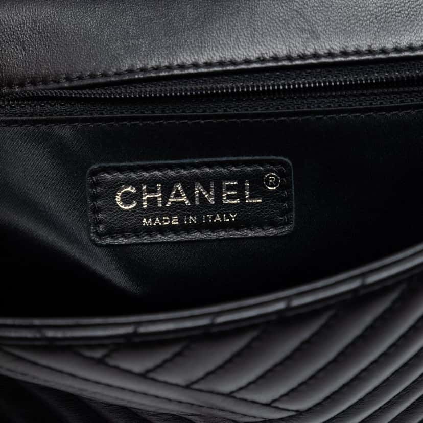 Chanel Small Lambskin CC Crossing Flap Black Leather Very good condition - Box View