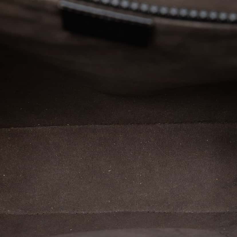 Gucci GG Supreme Flap Messenger Bag Beige Very good condition - Model View